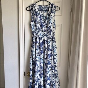 Cupshe White Maxi Dress with Blue Floral Print